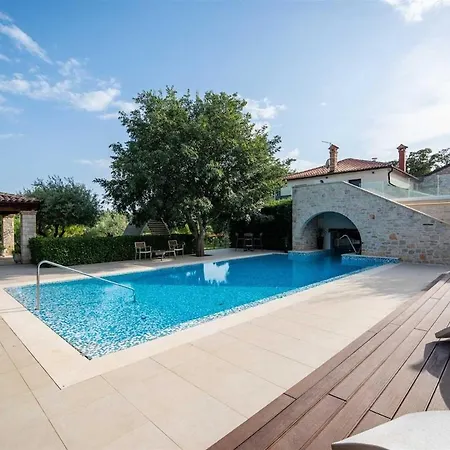 Villa Vacay Luxury Lv *